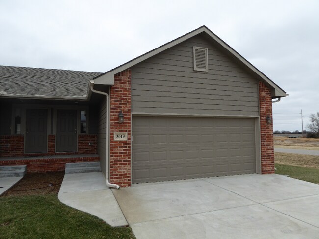 Primary Photo - 3019 Cottonwood Hill Dr