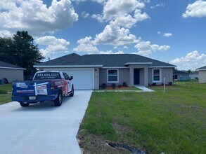 Building Photo - Desirable SE Ocala Neighborhood 3/2/2 *WON...