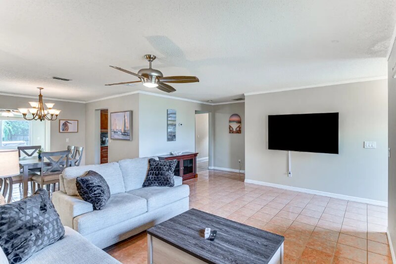 Building Photo - 24 Coral Reef Ct N