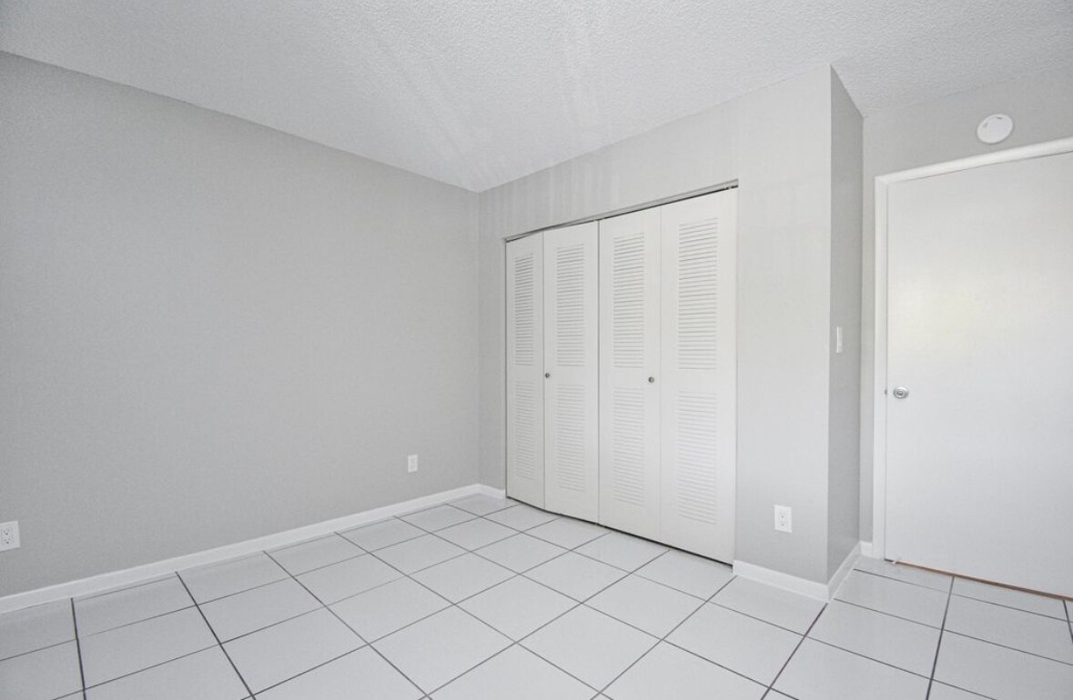 Building Photo - 3100 NW 46th St