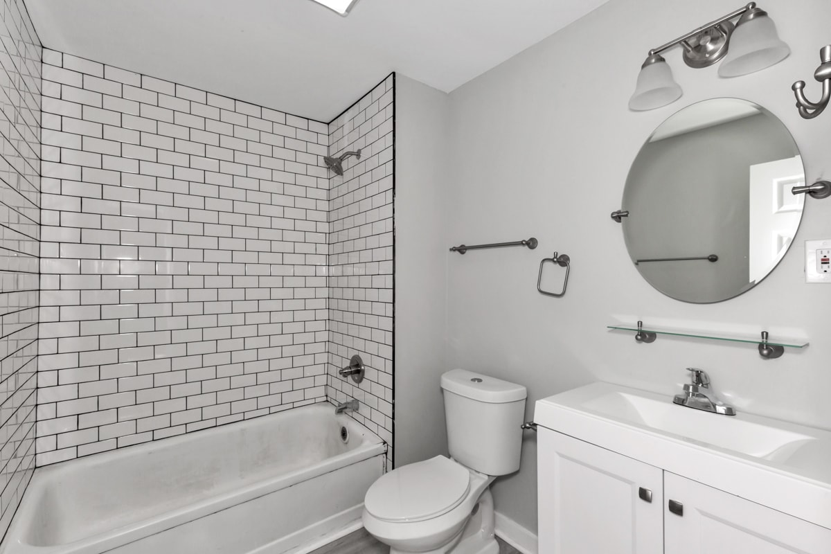 Building Photo - 2206 Walnut St SW