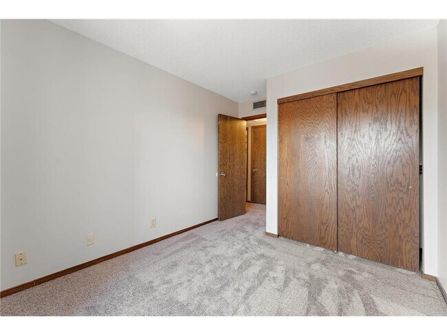 Building Photo - 311 Pleasant Ave