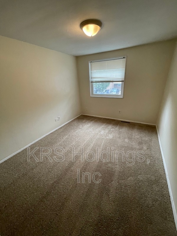 Building Photo - 6529 Pasteur Ct
