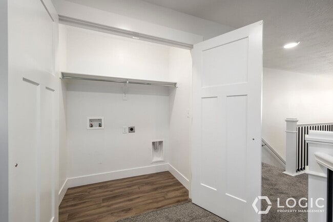 Building Photo - Beautiful New Townhome!