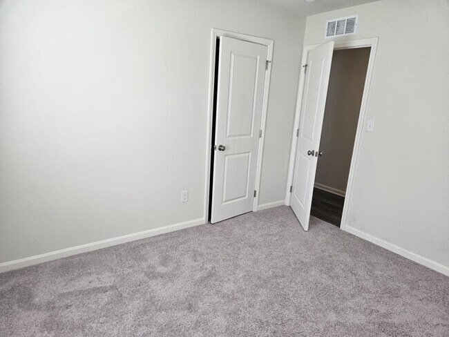 Building Photo - 312 High Peak Pl