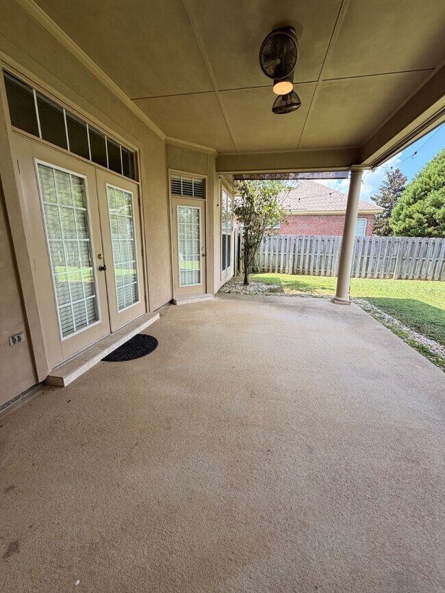 Building Photo - 9342 Wrens Way