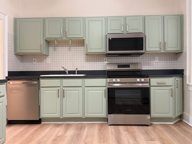 Building Photo - 313-313 NW Martin Luther King Jr Blvd