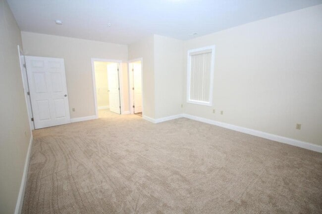 Building Photo - 1665 Kenton Rd