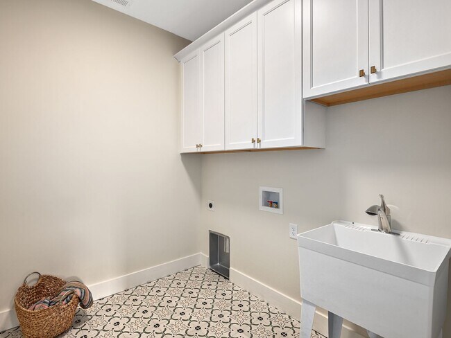 Building Photo - 17 Ashe Park Cir