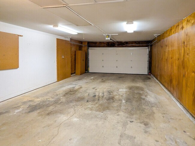 Building Photo - 3063 Winslow Way NW