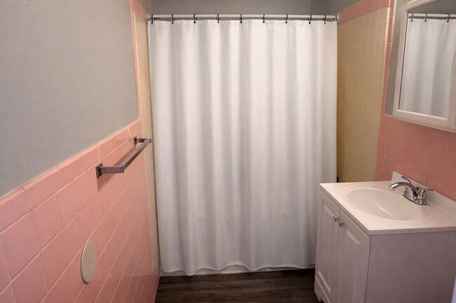 Building Photo - Park Drive Duplex