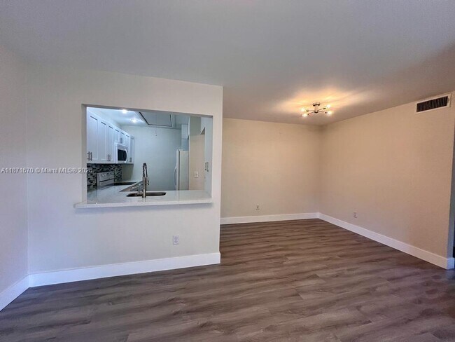 Building Photo - 2745 W 66th St