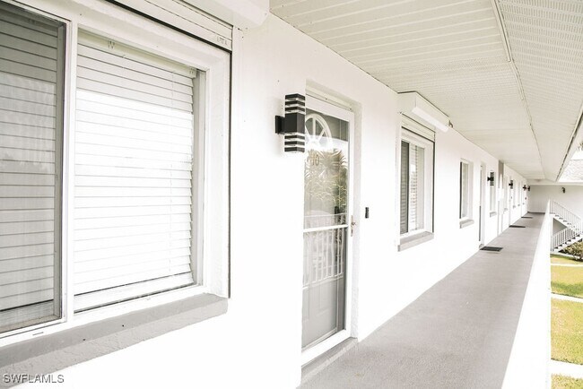 Building Photo - 121 Gabriel Cir