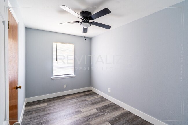 Building Photo - Updated 3 Bed / 1 Bath Ranch-Style Home