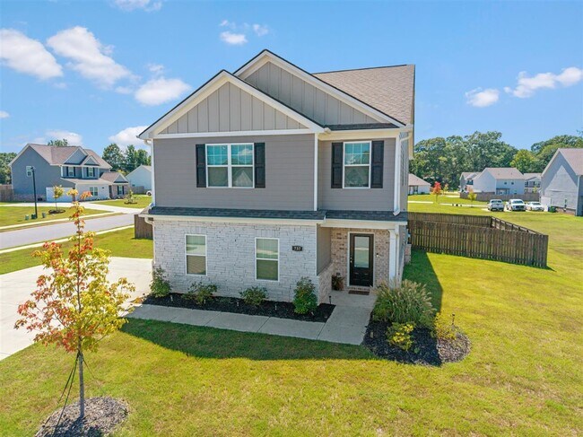 Building Photo - 737 Woody Dr