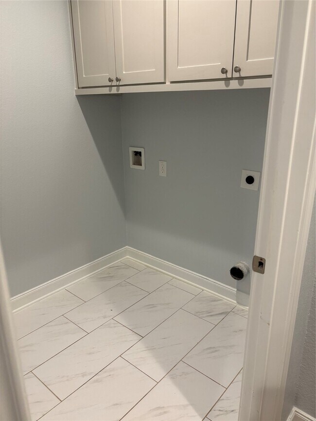 Building Photo - 205 Mcelroy Ave