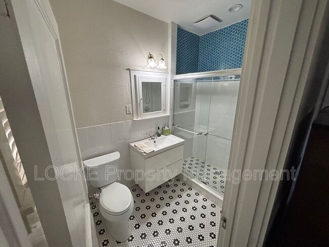 Building Photo - 2615 Cockrell Ave