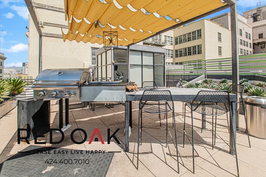 Building Photo - 430 S Broadway