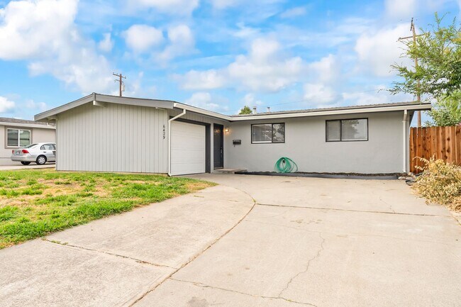 Building Photo - 6429 Stoneman Dr