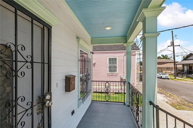 Building Photo - 2304 New Orleans St