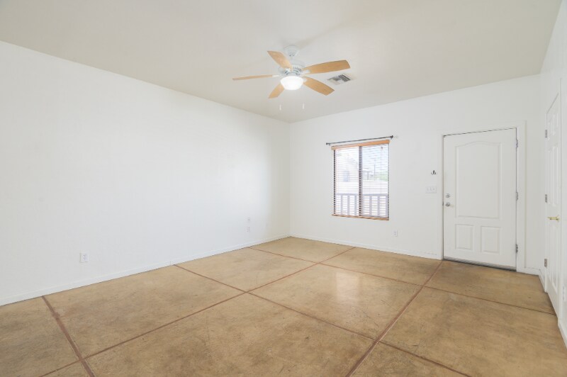 Building Photo - 1312 E 8th St