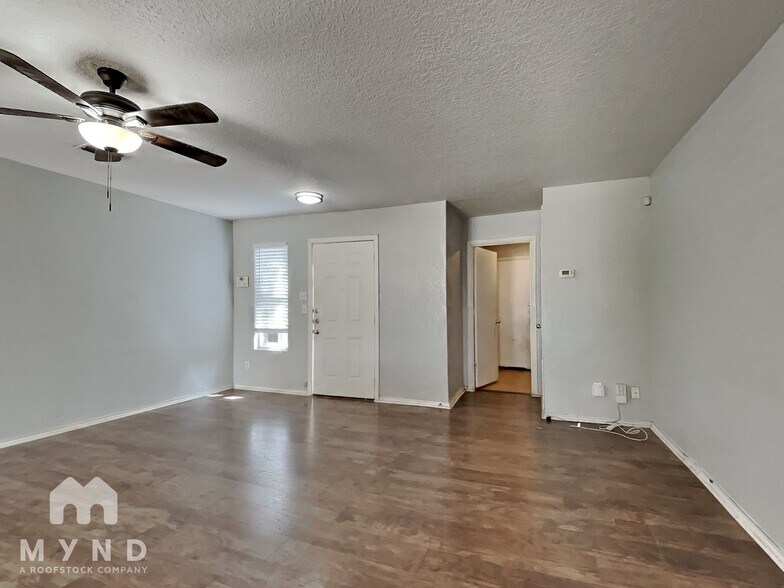 Building Photo - 8407 Mescal Pass