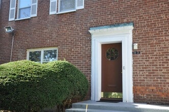 Building Photo - 133-22 Laurelton Pkwy