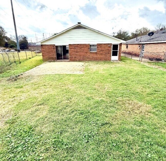 Building Photo - Cozy 3 Bed, 2 Bath Single Family Home in Montgomery, AL - $1,300/mo