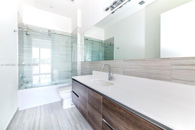 Building Photo - 301 Altara Ave