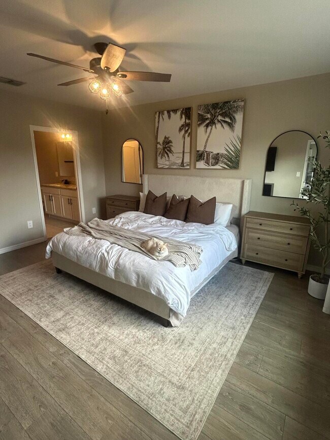 Building Photo - 5840 NW Bates Ave