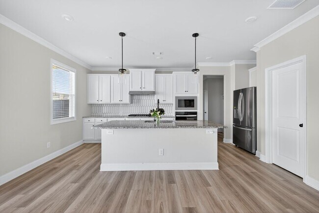 Building Photo - 4407 Silver Oak Dr