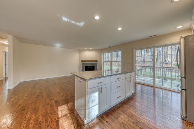 Building Photo - 43 Belvedere Dr