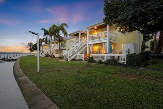 Building Photo - 101 Pompano Dr SE