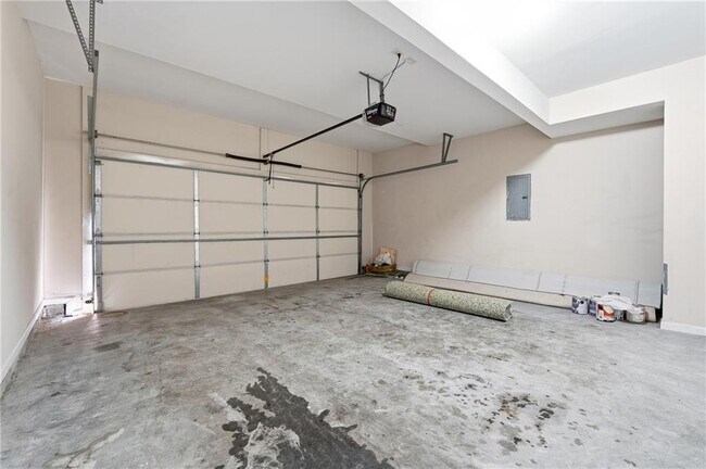 Building Photo - 5670 Winter Bluff Way NE