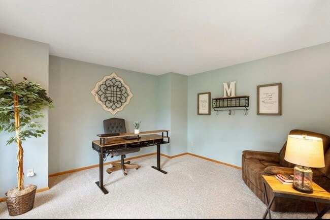 Building Photo - 1389 Camelback Dr