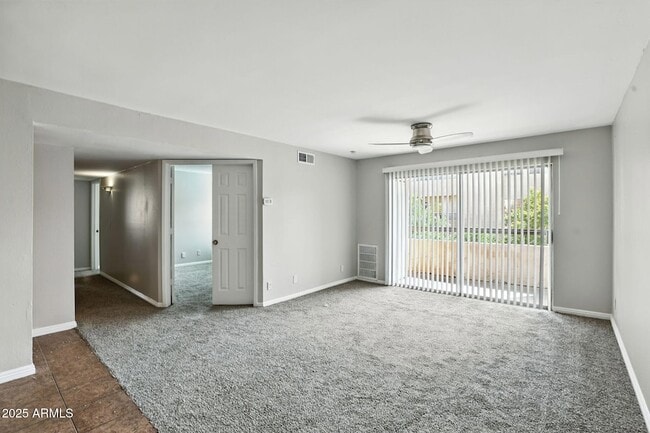Building Photo - 8055 E Thomas Rd
