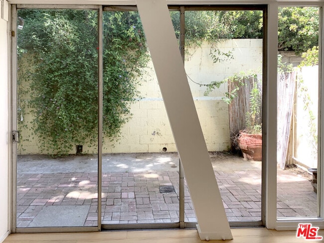 Building Photo - 8437 Ridpath Dr