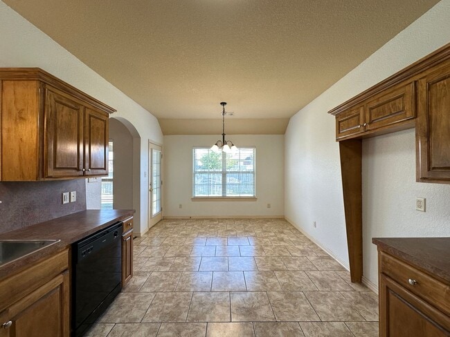 Building Photo - Beautiful 4 Bed / 2 Bath Home in Fort Smith