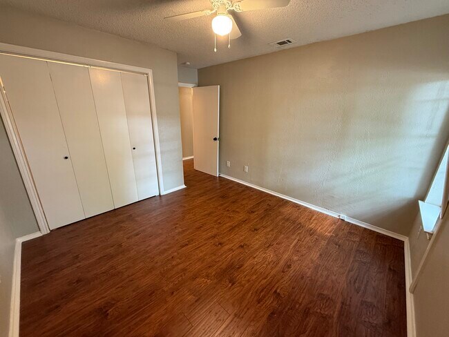 Building Photo - 1221 Holt Ave