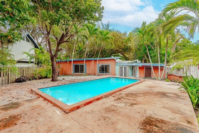 Building Photo - 3656 Avocado Ave