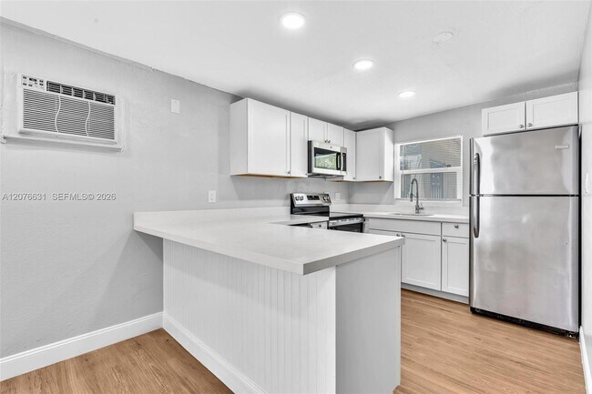 Building Photo - 163 NW 40th St