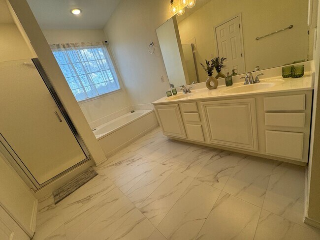 Building Photo - GATED COMMUNITY  |  STONE OAK  |  4 BEDROOMS + HUGE LOFT  |  SMALL LOFT/NURSERY/OFFICE/  |  EXCEL...