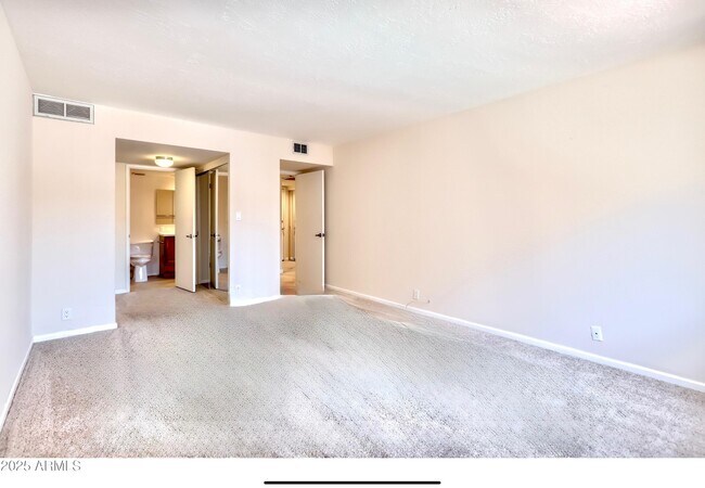 Building Photo - 7920 E Camelback Rd