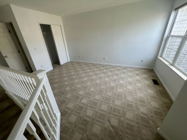 Building Photo - 591 Azalea Cir