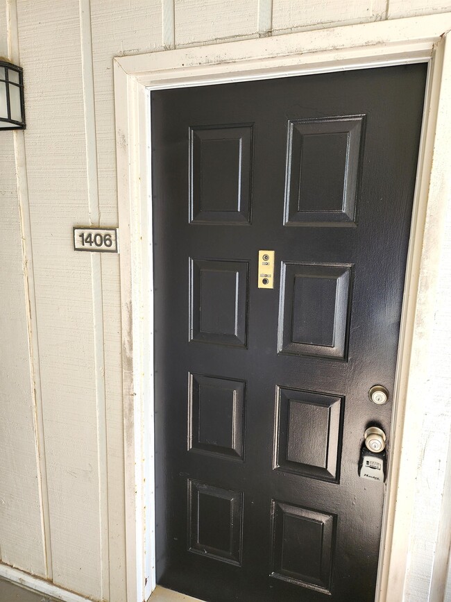 Building Photo - 1406 Wingate Way