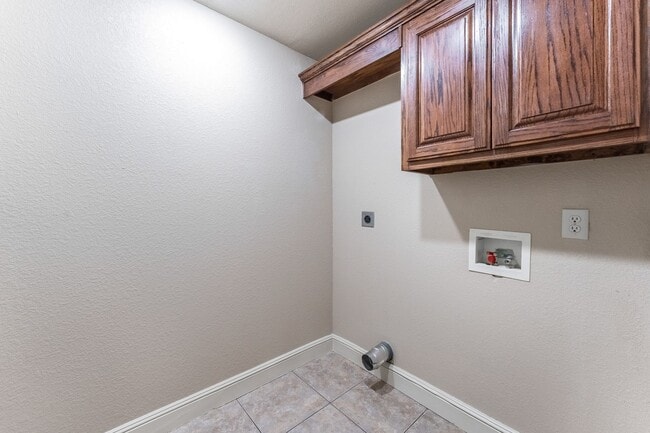 Building Photo - Dont miss out! This wont last long.