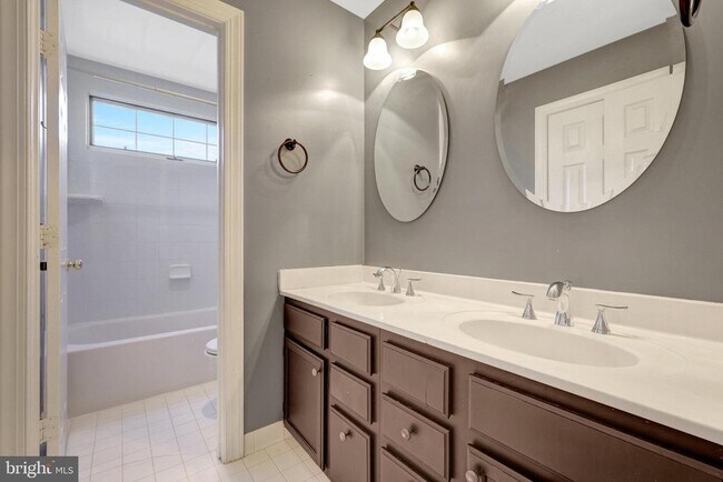 Building Photo - 47001 Smithwood Ct