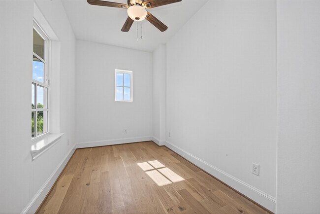 Building Photo - 2713 Kinsley Oaks Dr