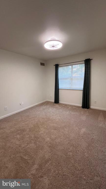 Building Photo - 5904 Cove Landing Rd