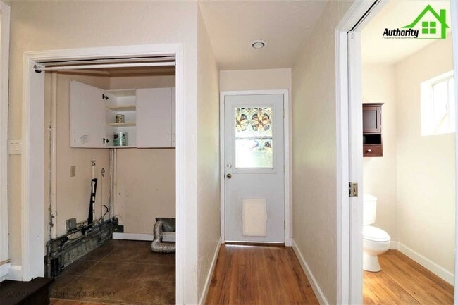 Building Photo - 2413 Ramona Pl
